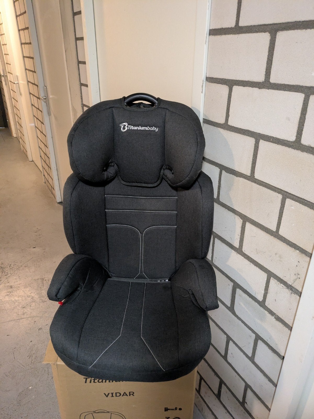 Titaniumbaby Vidar Autostoel Groep 2/3 - Zo goed als nieuw, Ophalen of Verzenden, Zo goed als nieuw, 15 t/m 36 kg, Overige merken