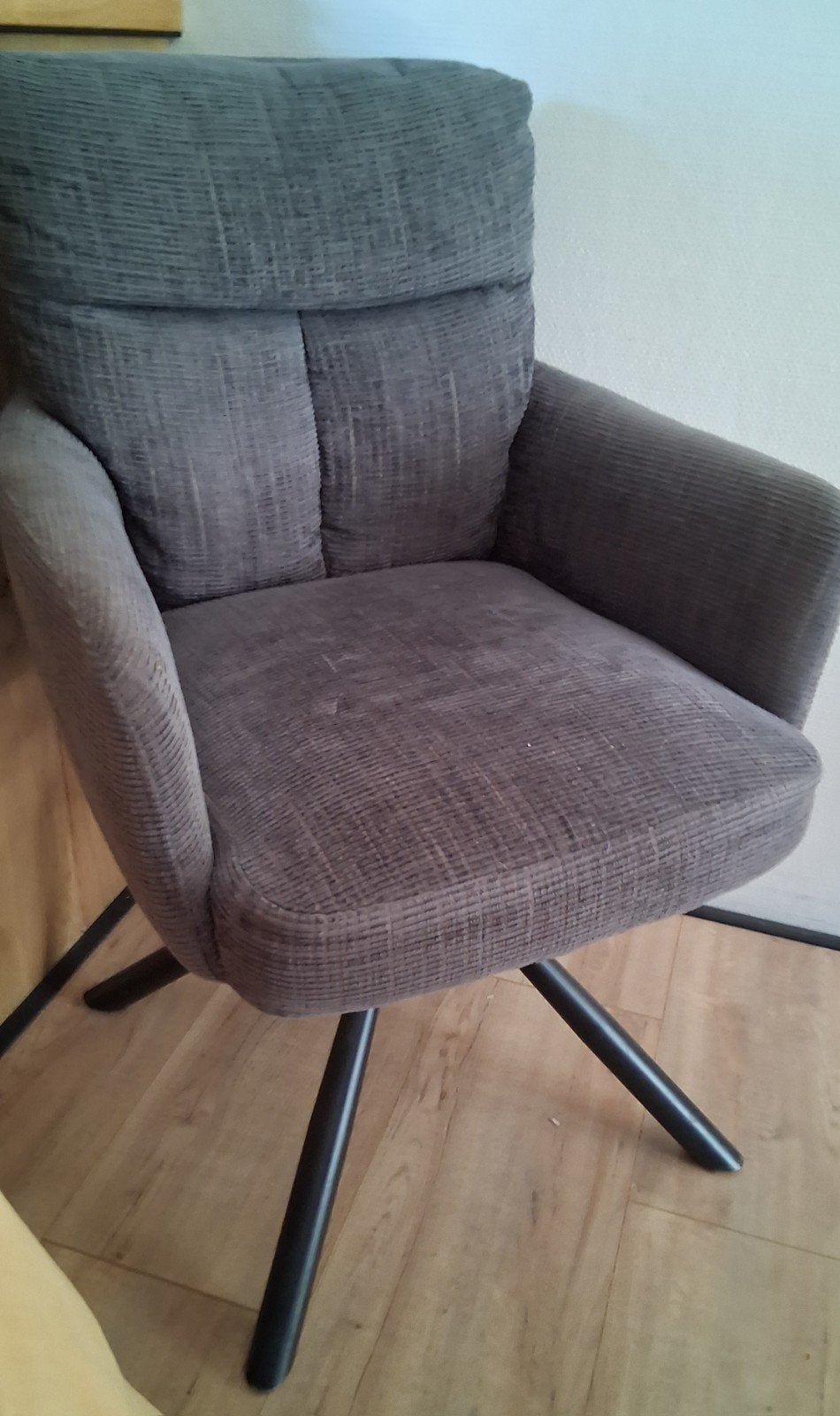 2 draaibare eetkamerstoelen, Ophalen, Twee, Zo goed als nieuw, Stof