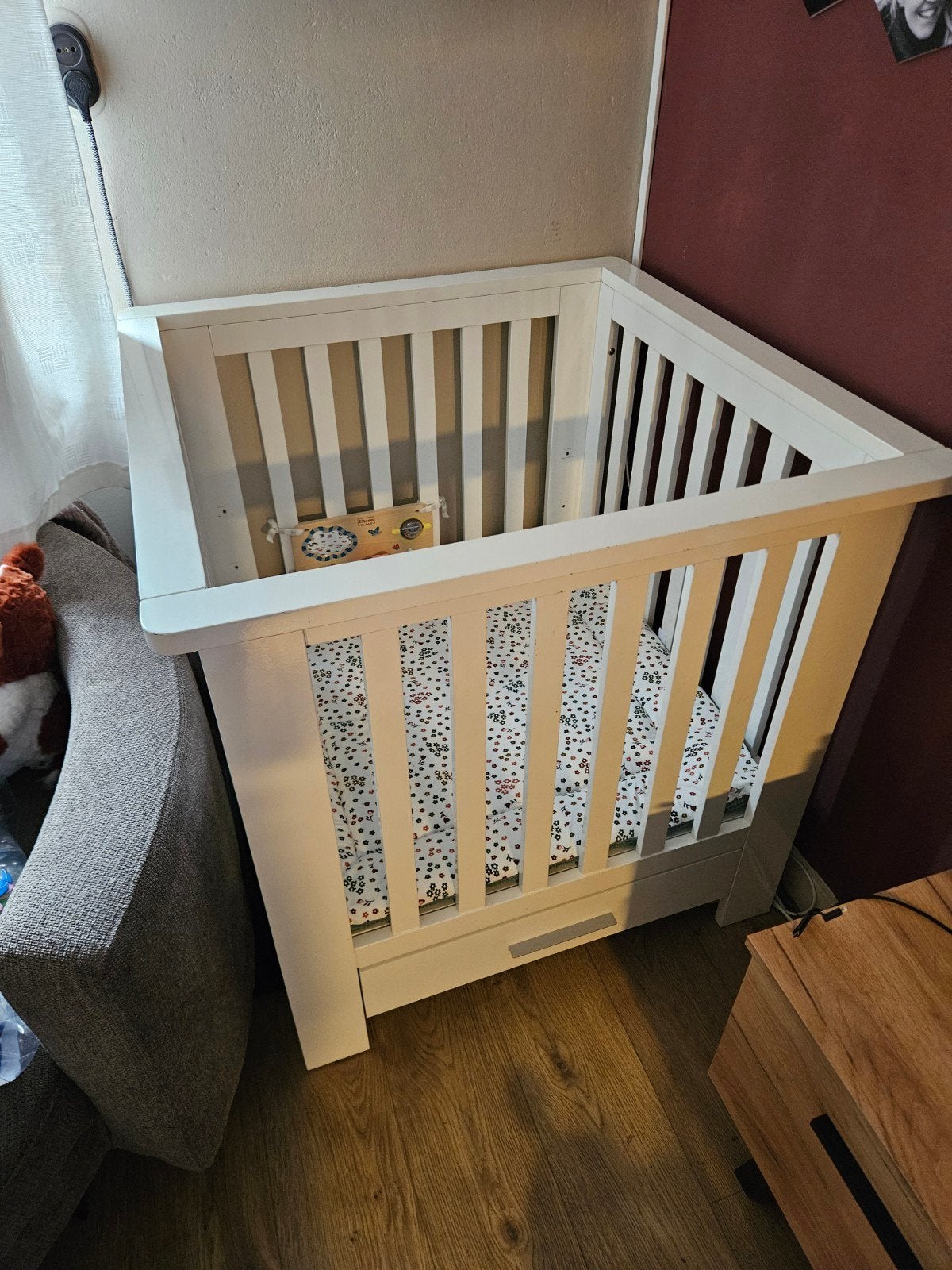 Witte box 92x92 cm met 2 op maat gemaakte boxkleden, Ophalen, Gebruikt, Vierkant, Boxkleed