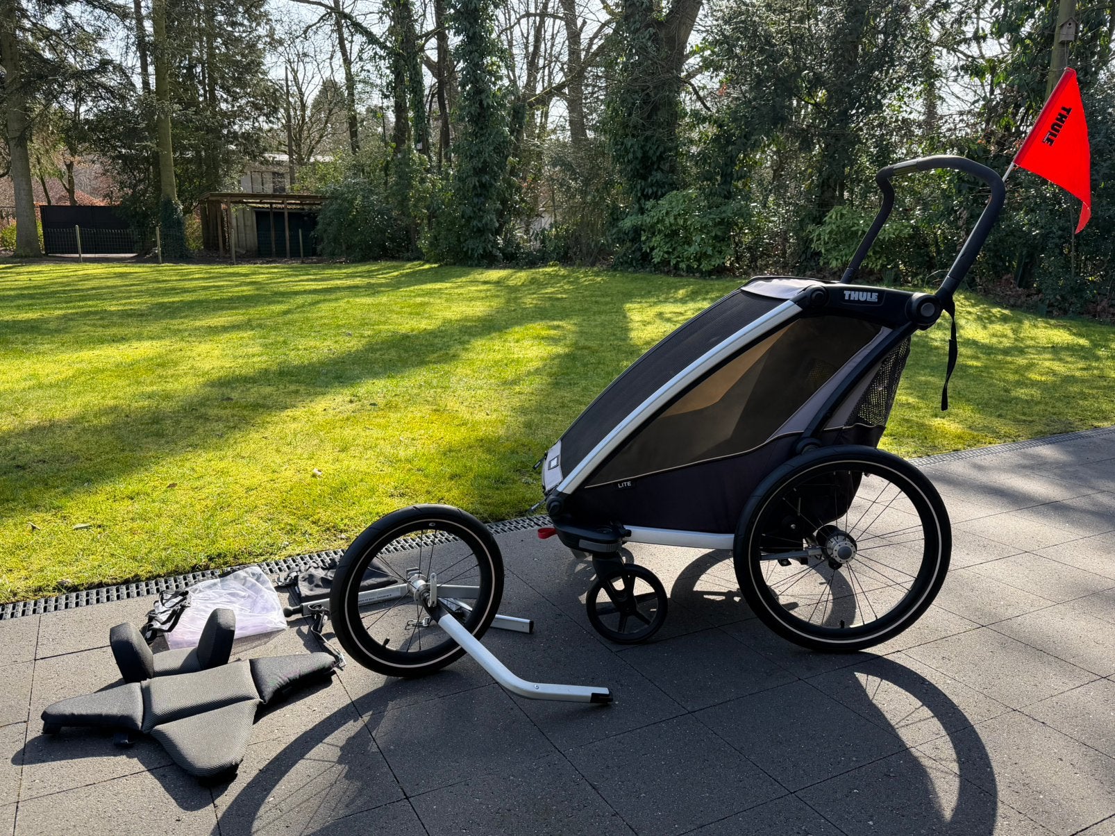 Thule Chariot 2 fietskar + jogging wiel + verkleinkussen, Fietsen en Brommers, Ophalen, Zo goed als nieuw, Kinderkar, Opvouwbaar