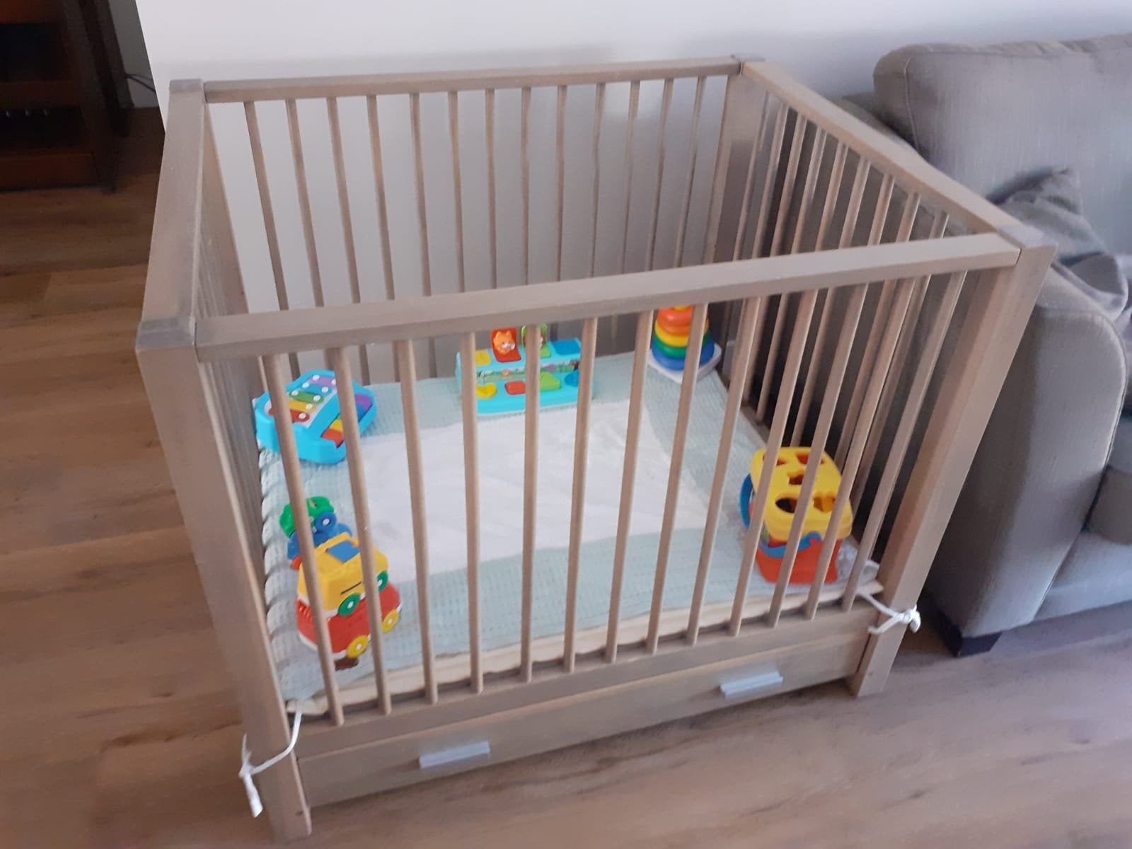 Box met opberglade in de kleur taupe, Kinderen en Baby's, Boxen, Ophalen, Gebruikt, Vierkant, Lade