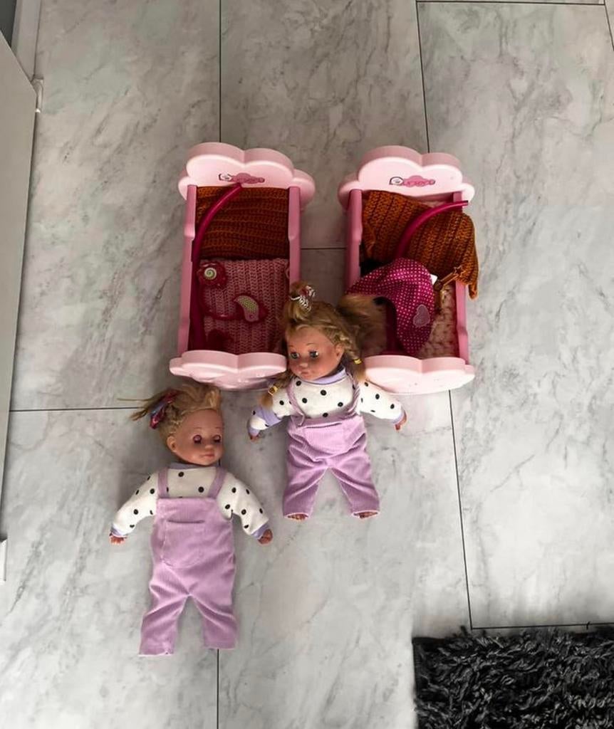 Poppenwieg, Kinderen en Baby's, Ophalen of Verzenden, Zo goed als nieuw, Babypop