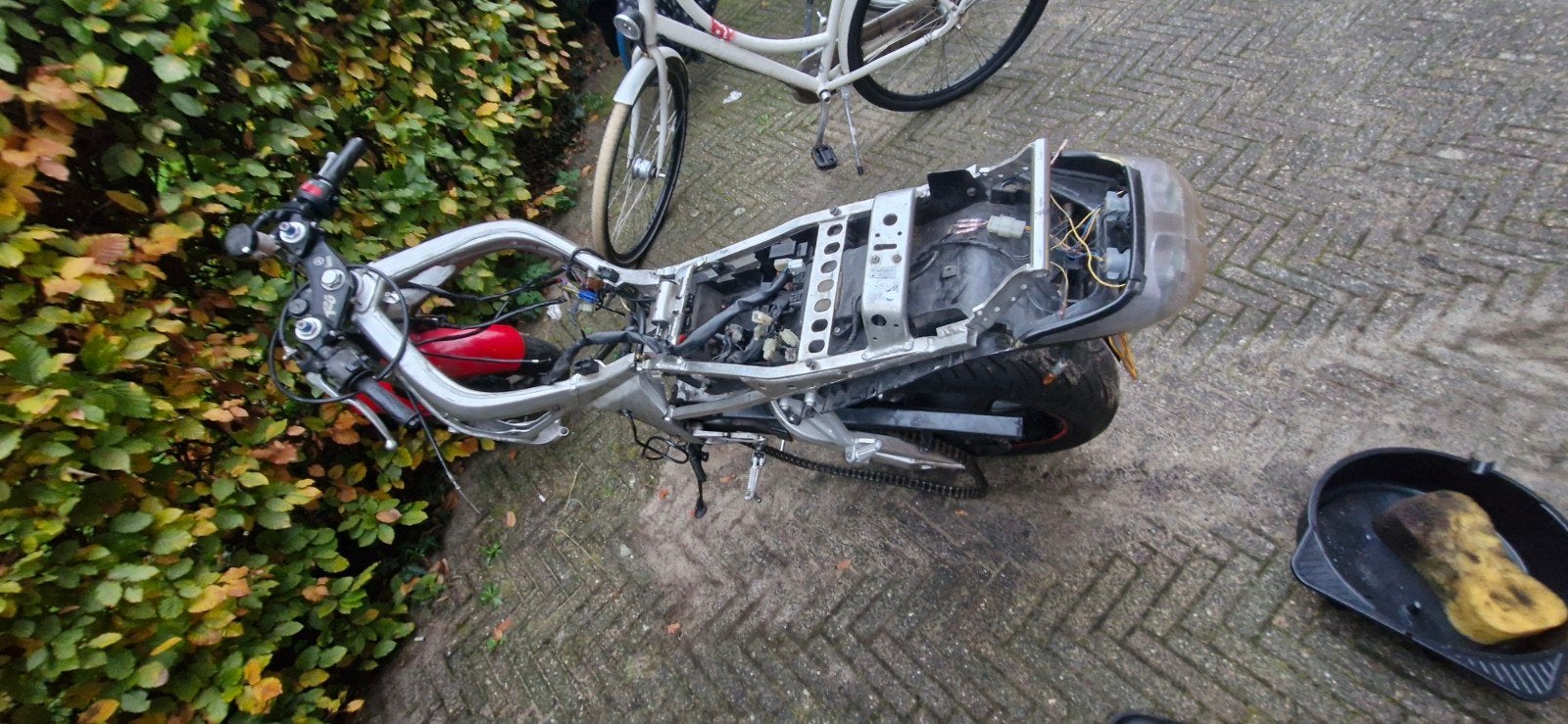 Yamaha motorfiets project/onderdelen, Ophalen