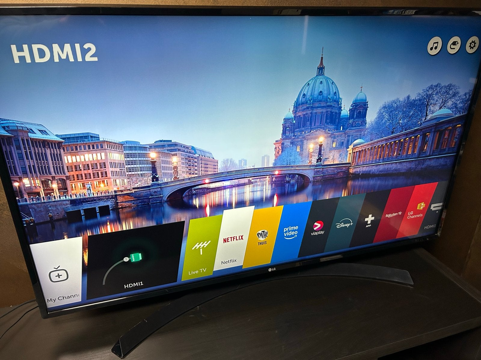 LG 49UJ635V 49 inch 4K Smart TV, Ophalen, LED, Zo goed als nieuw, 100 cm of meer