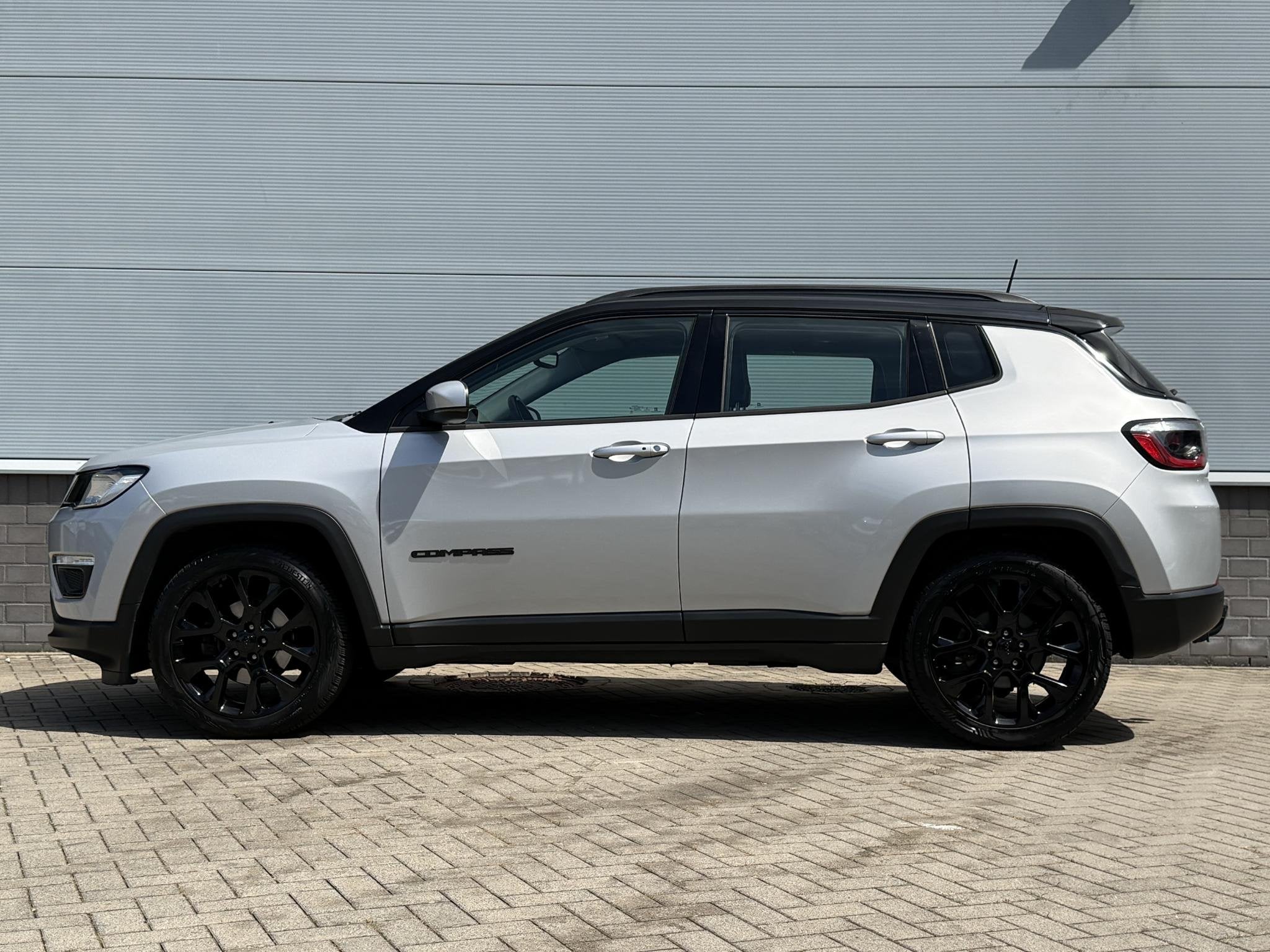 Jeep Compass 1.3T Night Eagle Liberty Edition | Trekhaak | C, Auto's, Voorwielaandrijving, 4 cilinders, Leder en Stof, Handgeschakeld