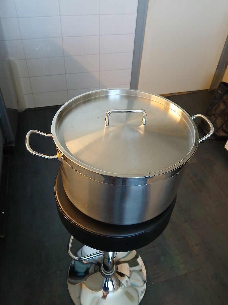 aluminium pan, Met deksel, Aluminium, Ophalen of Verzenden, Zo goed als nieuw