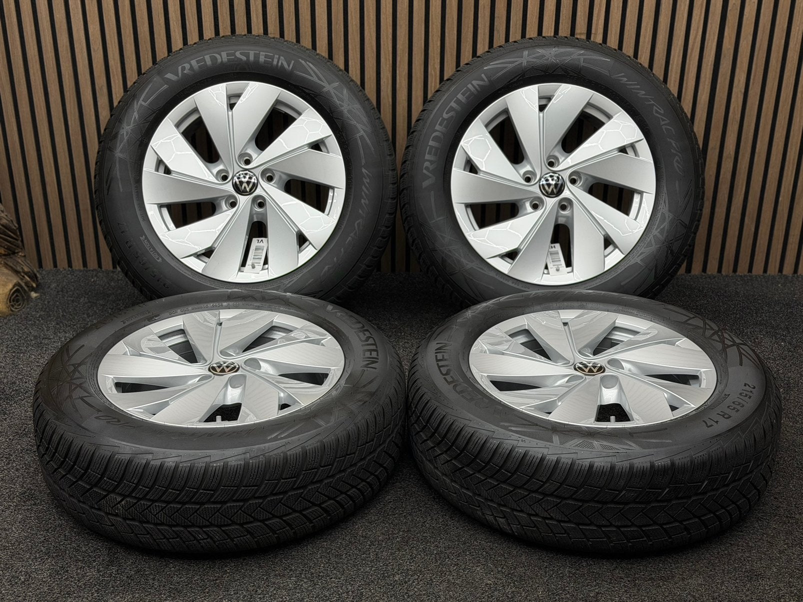 DEMO! Originele 17 inch VW Tiguan Bari 5x112 ET40 Vredestein, Auto-onderdelen, Ophalen, 215 mm, ., Banden en Velgen