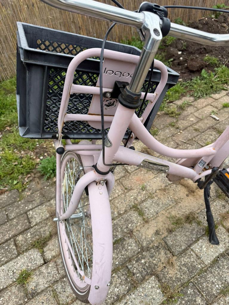 Roze damesfiets met voordrager en mand, Overige merken, Gebruikt, Velgrem, Versnellingen