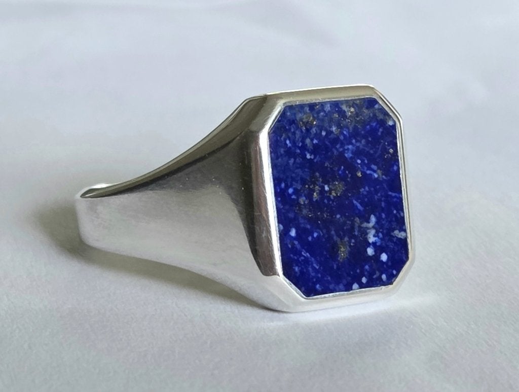 Zilveren herenring met edelsteen lapis lazuli. 2026/641, 20 of groter, Blauw, ., Nieuw