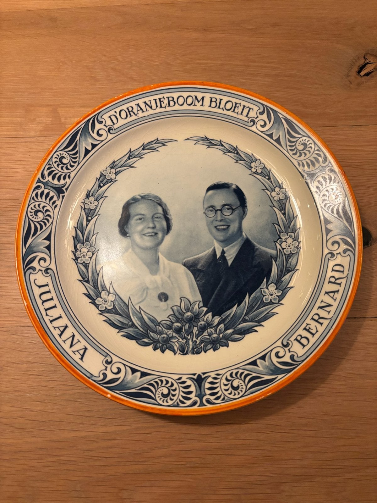 Wandbord d’Oranjeboom bloeit - Juliana en Bernard, Ophalen of Verzenden, Nederland, Servies