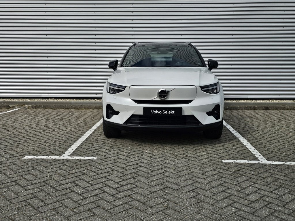 Volvo XC40 Recharge Pro | Panoramadak | 360° Camera | Harma, Automaat, Wit, 360 min, SUV of Terreinwagen