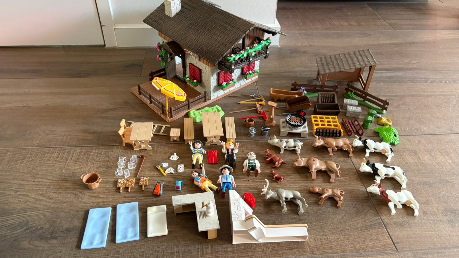Playmobil berghut 5422 met veel dieren en meer, Gebouw, Complete set, Ophalen of Verzenden, Zo goed als nieuw