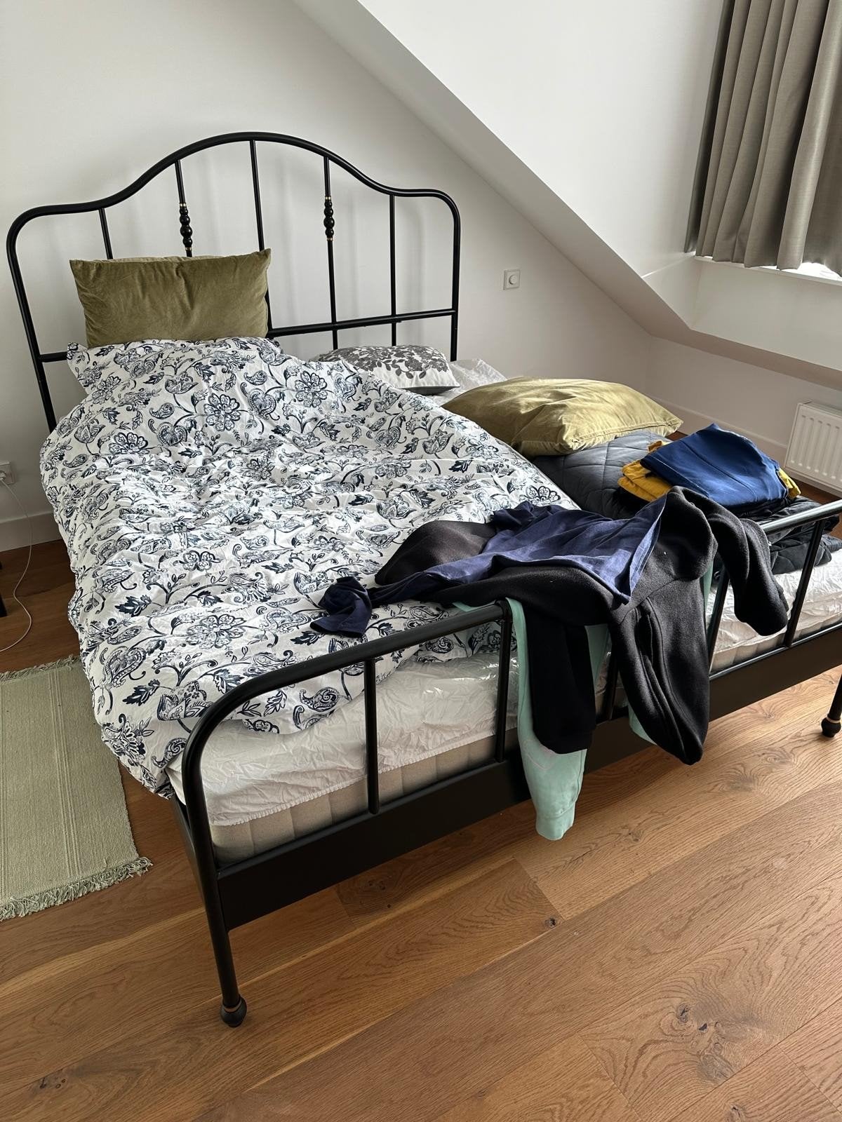 IKEA SAGSTUA bedframe - Zo goed als nieuw, Ophalen, Zwart, Tweepersoons, Zo goed als nieuw