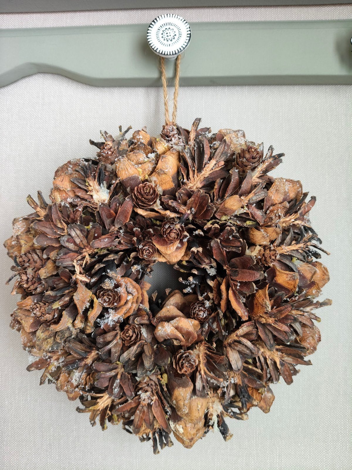 Rivièra Maison krans 24 cm – natuurlijke dennenappels, 24 cm, Ophalen of Verzenden, Zo goed als nieuw