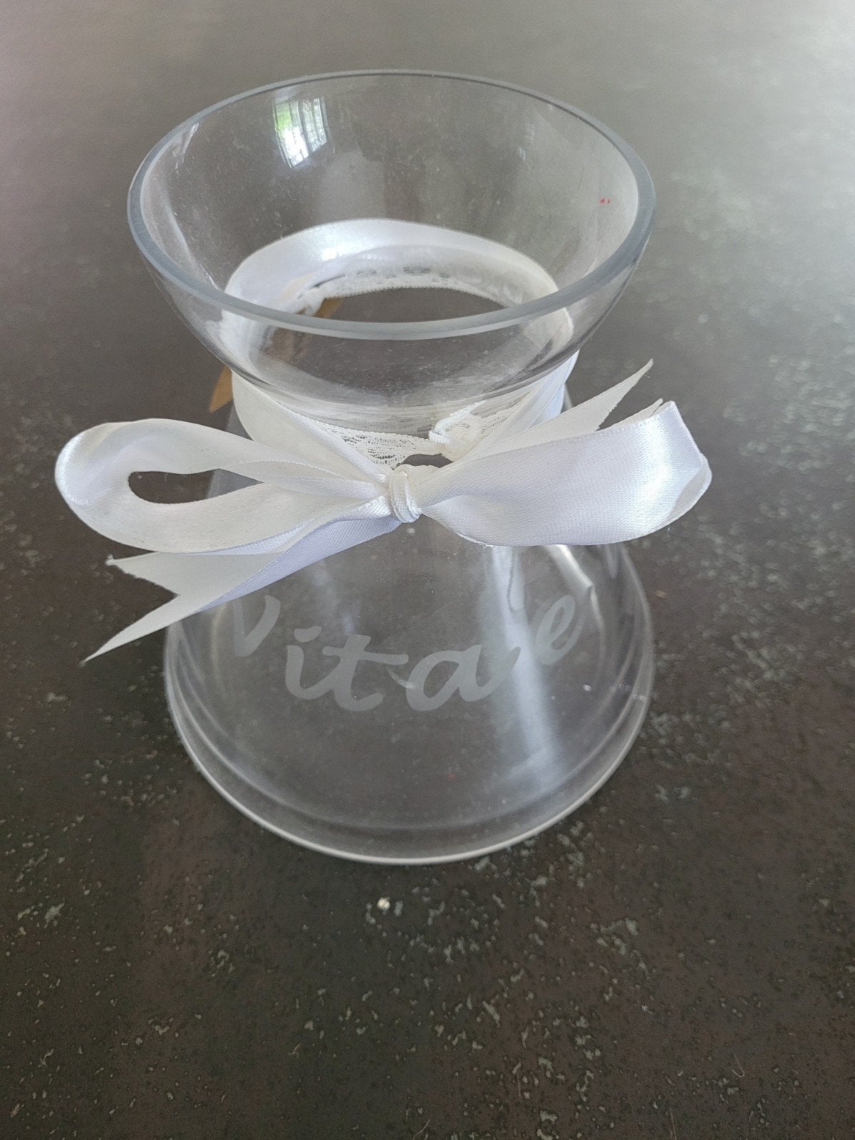 Vaas met lint, Ophalen of Verzenden, Zo goed als nieuw, Wit, Glas