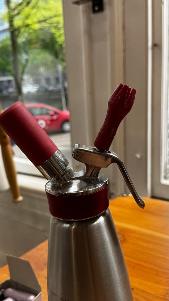 ISI Easy Whip sifon 1L + 50 patronen - Zo goed als nieuw, Ophalen of Verzenden, Zo goed als nieuw