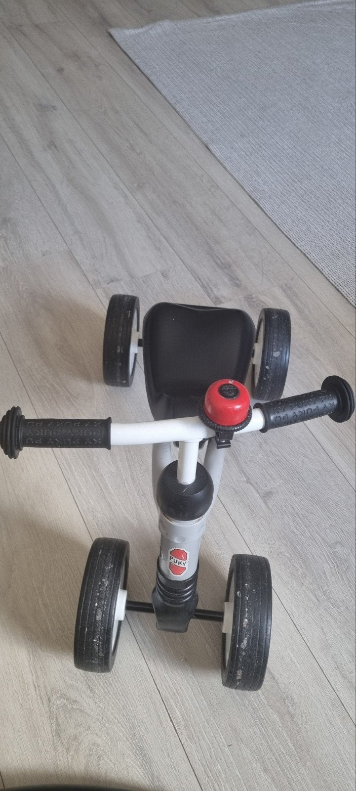 Puky Loopfiets met 4 wielen en bel, Ophalen, Gebruikt, Loopfiets