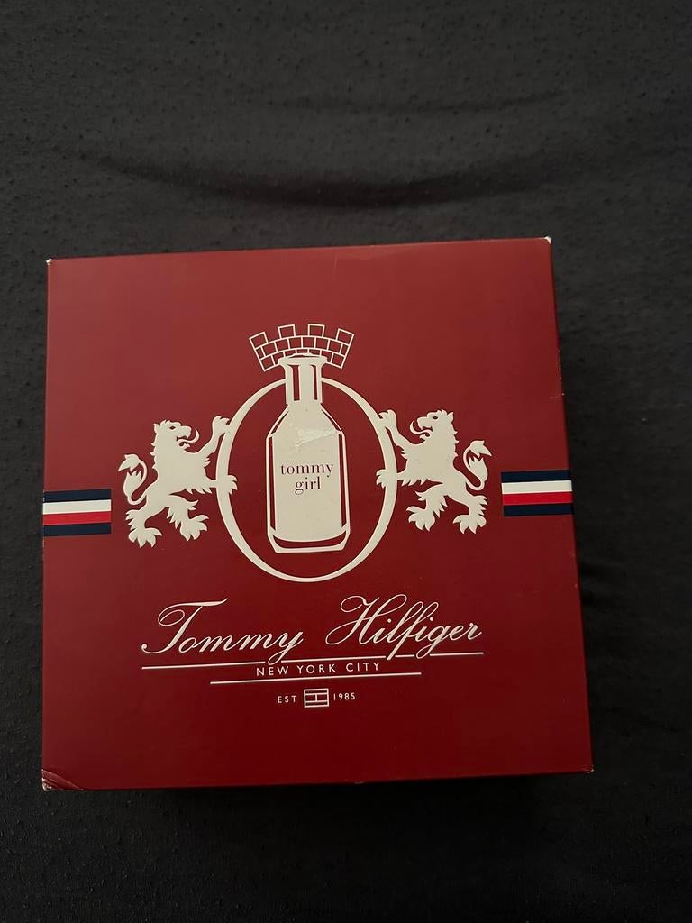 Nieuwe en ongeopende Tommy Hilfiger Tommy Girl cadeauset, Ophalen of Verzenden, Nieuw