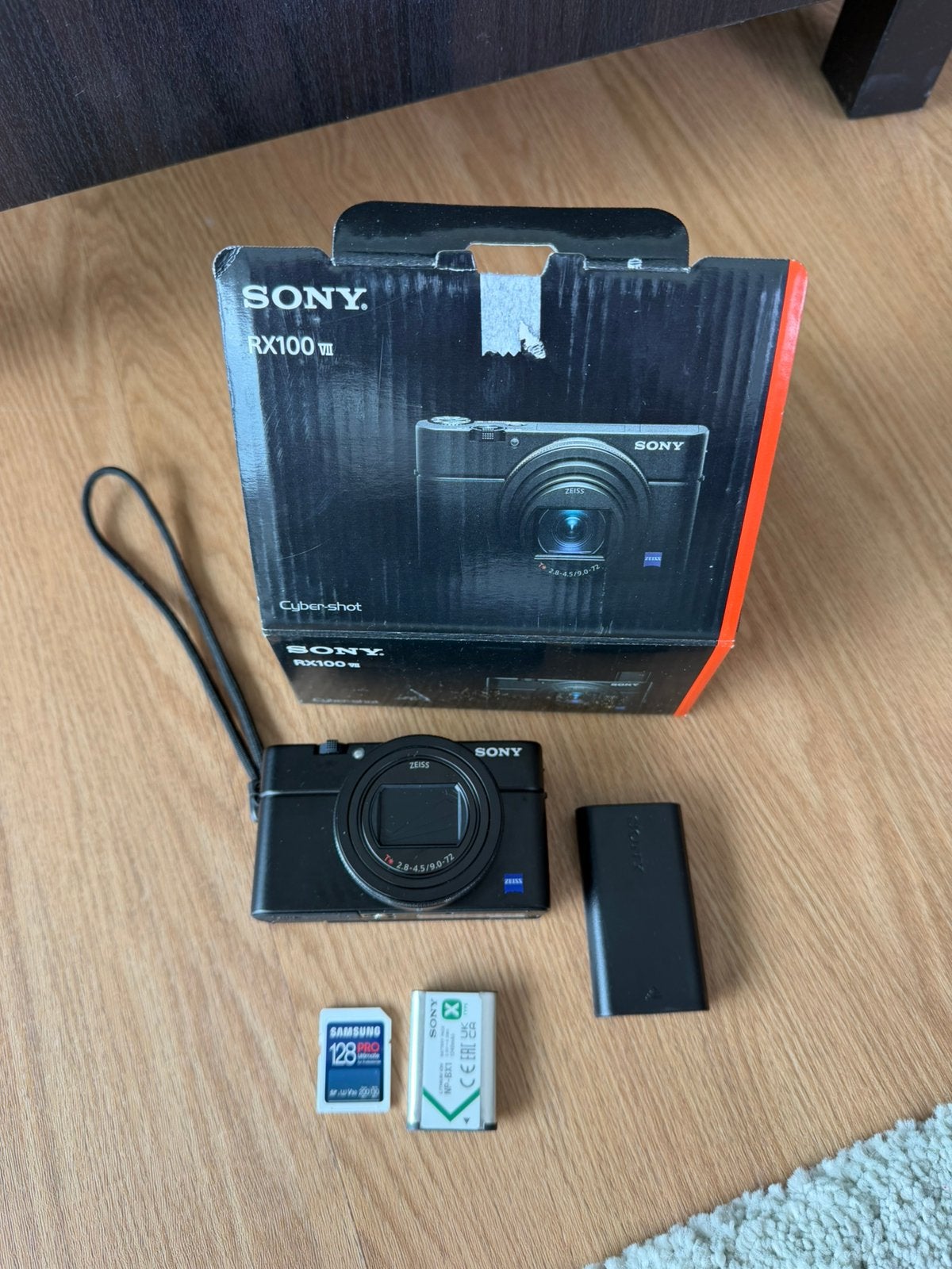 Ongebruikt: Sony CyberShot DSC-RX100 VII met 128 Samsung, Audio, Tv en Foto, Fotocamera's Digitaal, Ophalen of Verzenden, Zo goed als nieuw