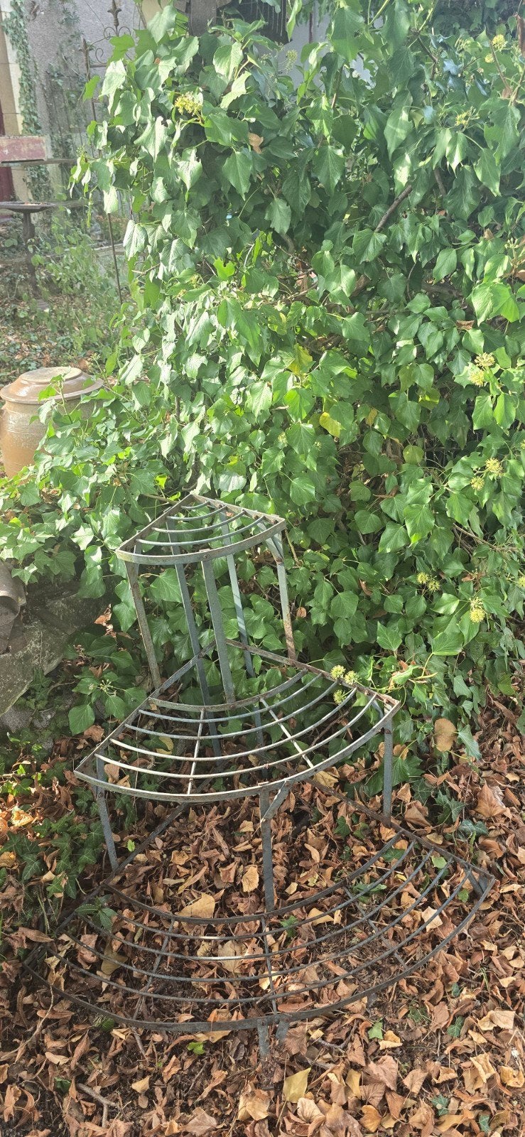 Oude groene metalen halfronde tuin etagere plantentrap, Ophalen of Verzenden