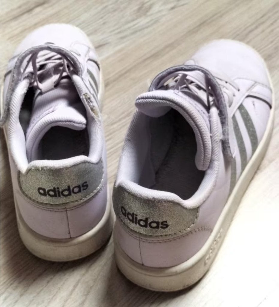 Adidas schoenen maat 34 en 35, Ophalen, Zo goed als nieuw, Meisje, Schoenen