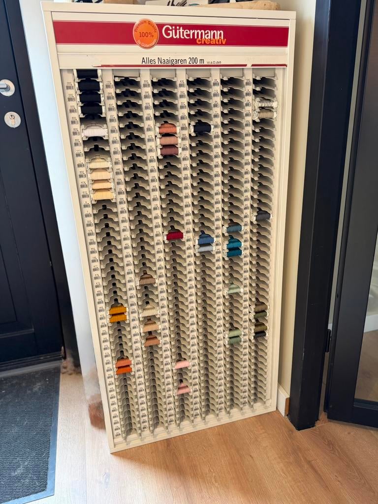 Grote naaigaren fournituren kast gutermann, Hobby en Vrije tijd, Ophalen, Zo goed als nieuw, Overige typen