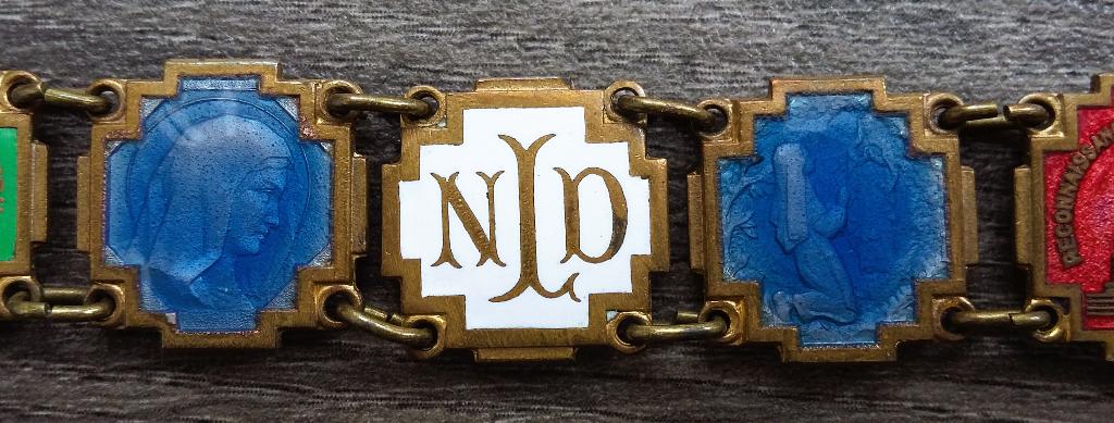Om 1900 Bid Armband Pelgrim Souvenir Pelgrimage Glas Emaille, Antiek en Kunst, Antiek | Religie, Ophalen of Verzenden