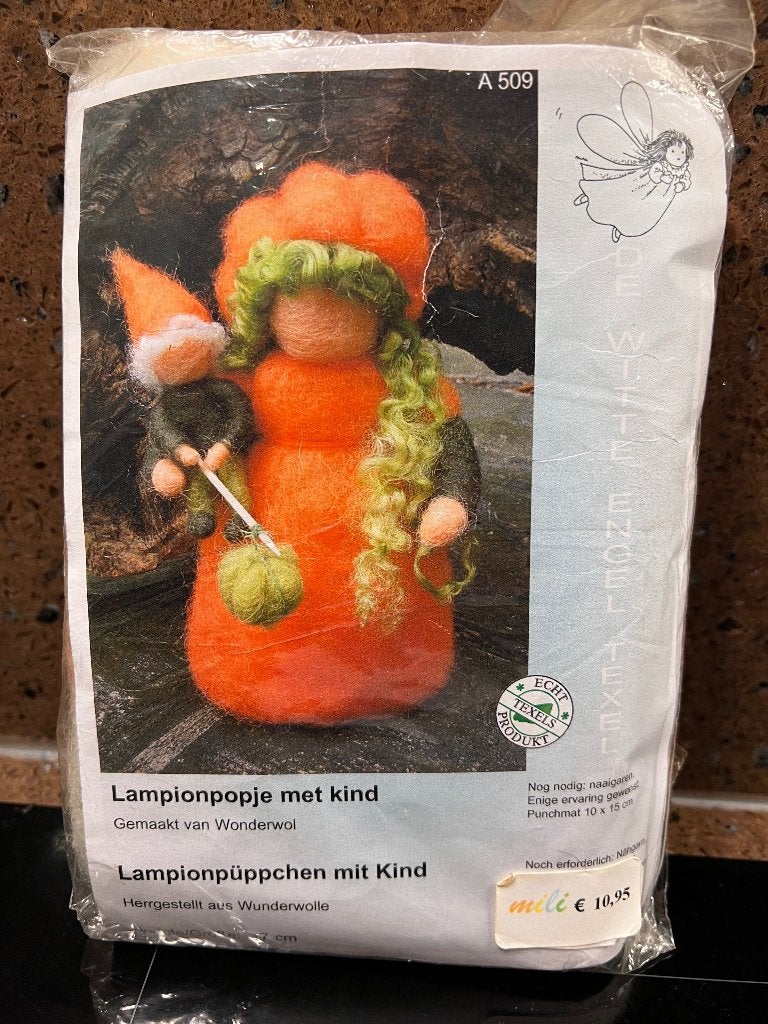 Lampionpopje, Viltpakket, Ophalen of Verzenden, Nieuw, Figuurtje(s), Wolvilt