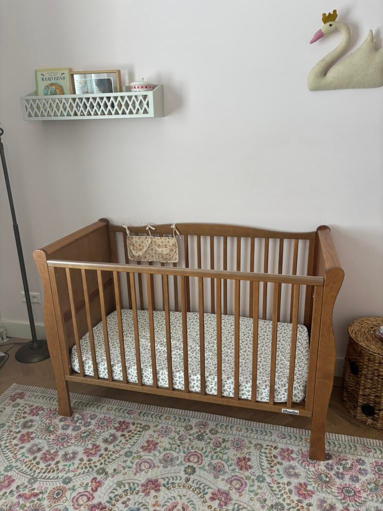 Woodies ledikant walnoot, Kinderen en Baby's, Kinderkamer | Complete kinderkamers, Ophalen of Verzenden, Zo goed als nieuw, Jongetje of Meisje