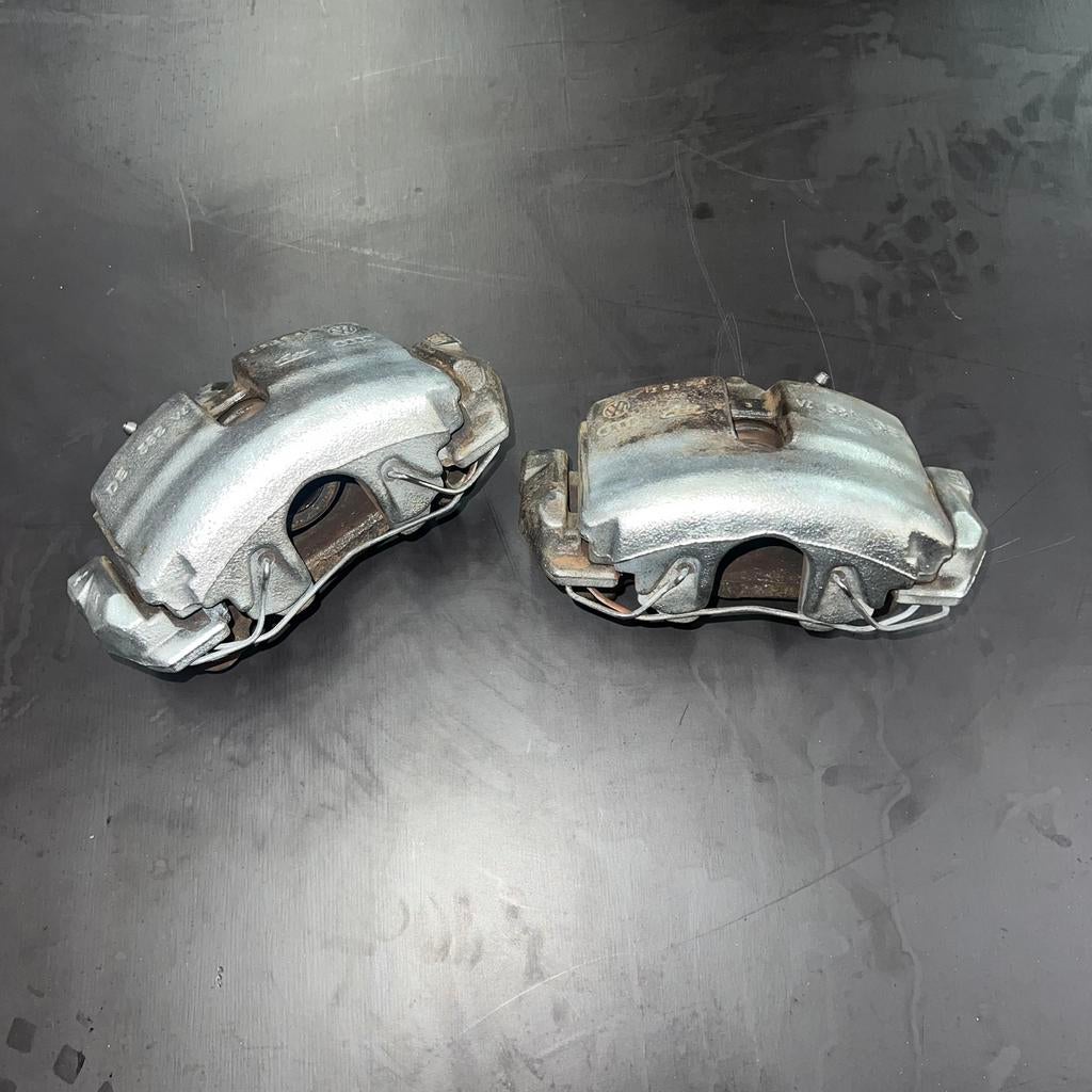 Originele Volkswagen Golf 5 Remklauwenset Vooras (Compleet), Ophalen of Verzenden, Gebruikt, Seat