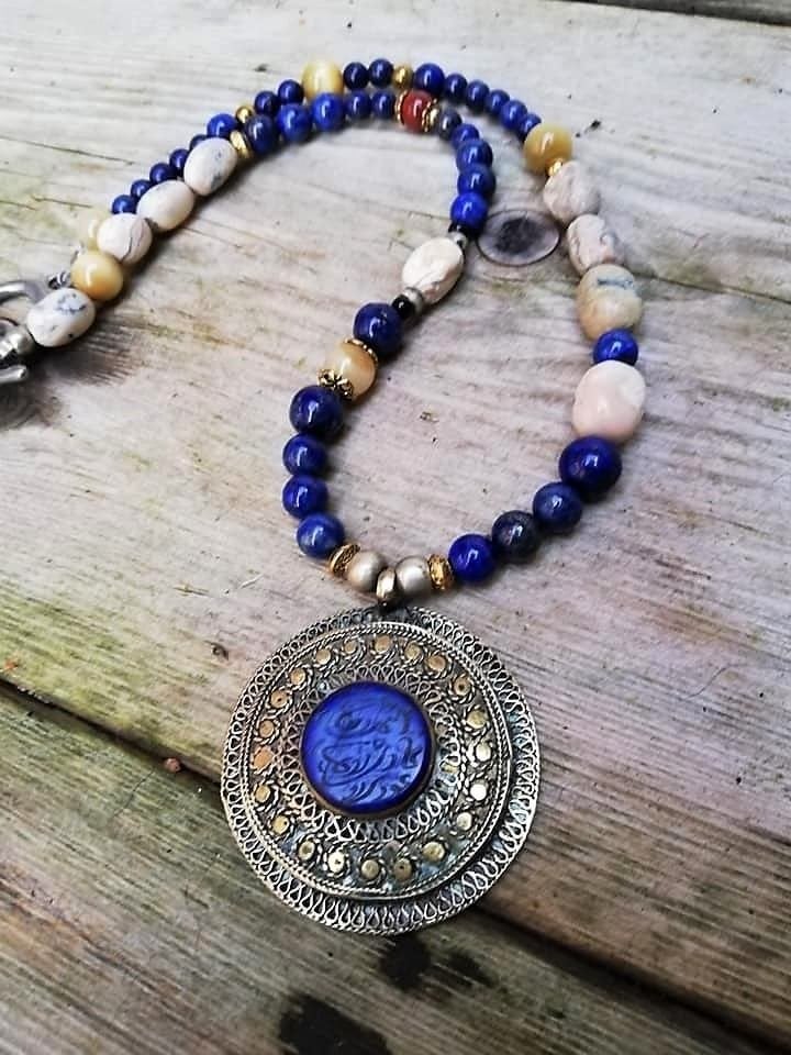 Prachtige ketting gemaakt van Lapis Lazulli met Amulet., Blauw, Nieuw, Ophalen of Verzenden, Steen of Mineraal
