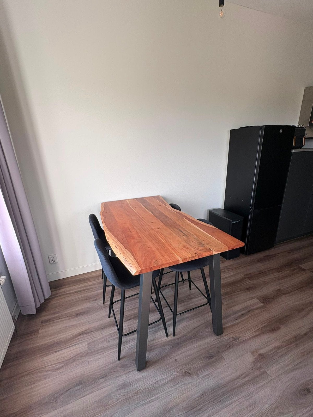 Hoge eettafel met stoelen, Huizen en Kamers