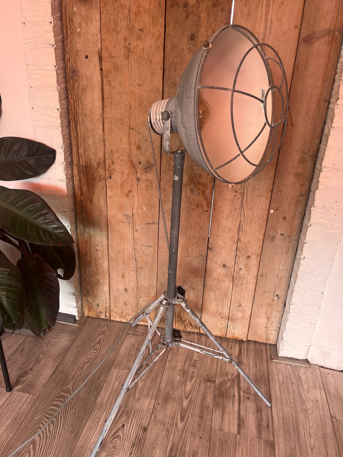 Vintage Industriële Vloerlamp / Studio Lamp, Antiek en Kunst, Ophalen