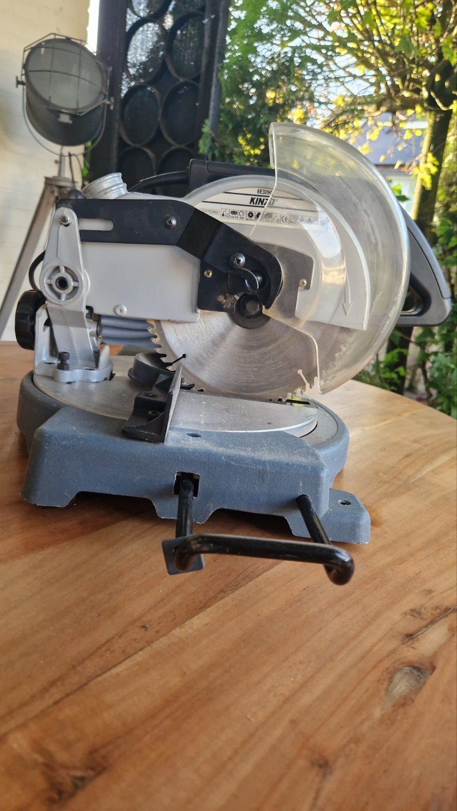 Kinzo Afkortzaag 1200W - Zaagblad 210mm, Doe-het-zelf en Verbouw, Ophalen, Gebruikt, Kinzo, 70 mm of meer