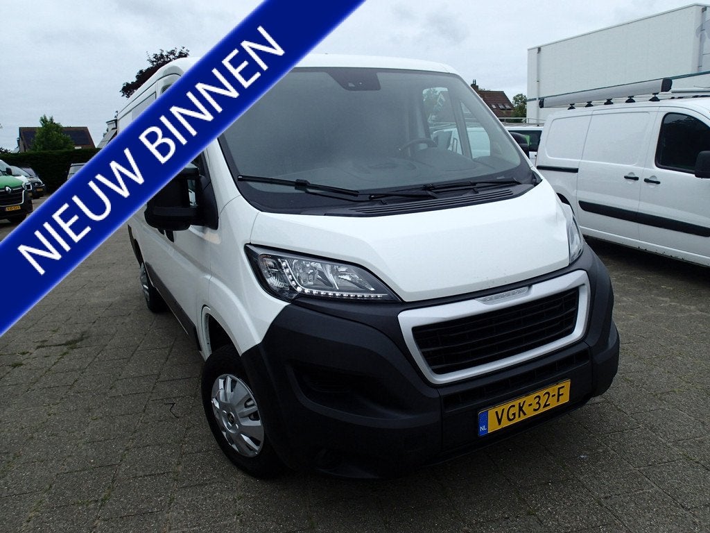 Peugeot Boxer 335 2.2 BlueHDi 165 L2H1 Premium VOORZIEN VAN, Auto's, Voorwielaandrijving, Stof, Gebruikt, 4 cilinders