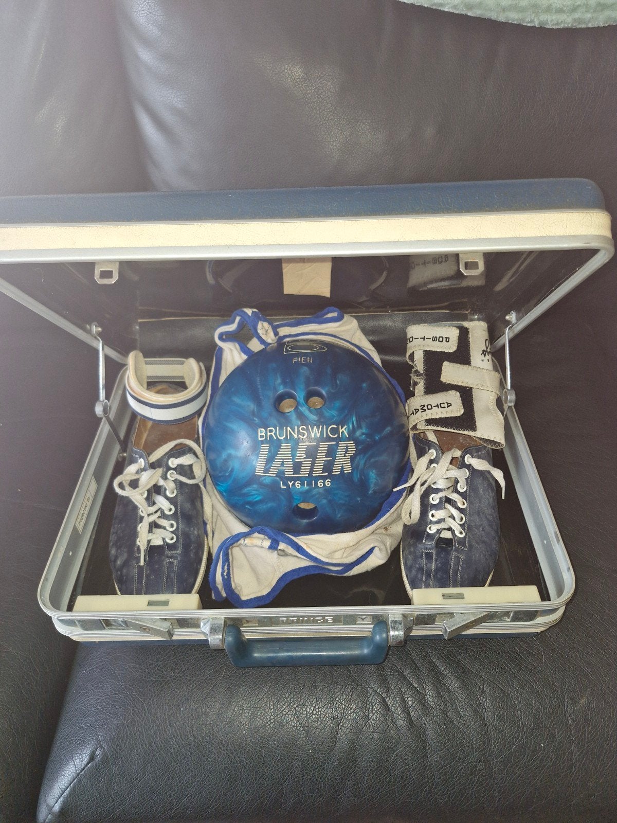 Hele bowling zet bal schoenen koffer en hulpstukken, Sport en Fitness, Bowlen, Ophalen of Verzenden, Bal