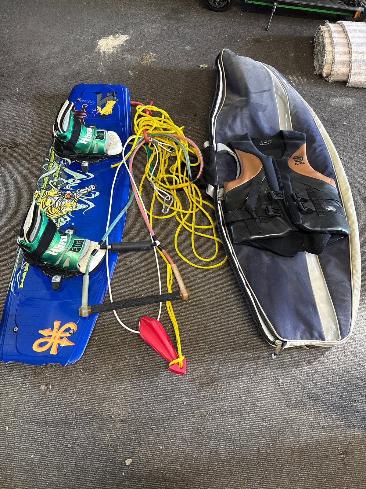 Wakeboard set met zwemvest, touw en tas, Ophalen, Gebruikt, Board en Schoenen
