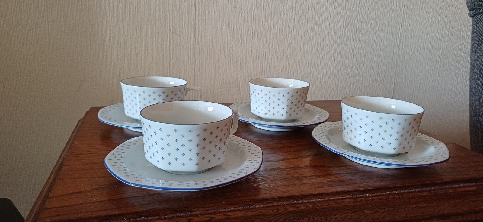 4 kop en schotels,  merk Seltman Weiden, Bavaria, Ophalen, Zo goed als nieuw, Overige stijlen, Kop(pen) en/of Schotel(s)