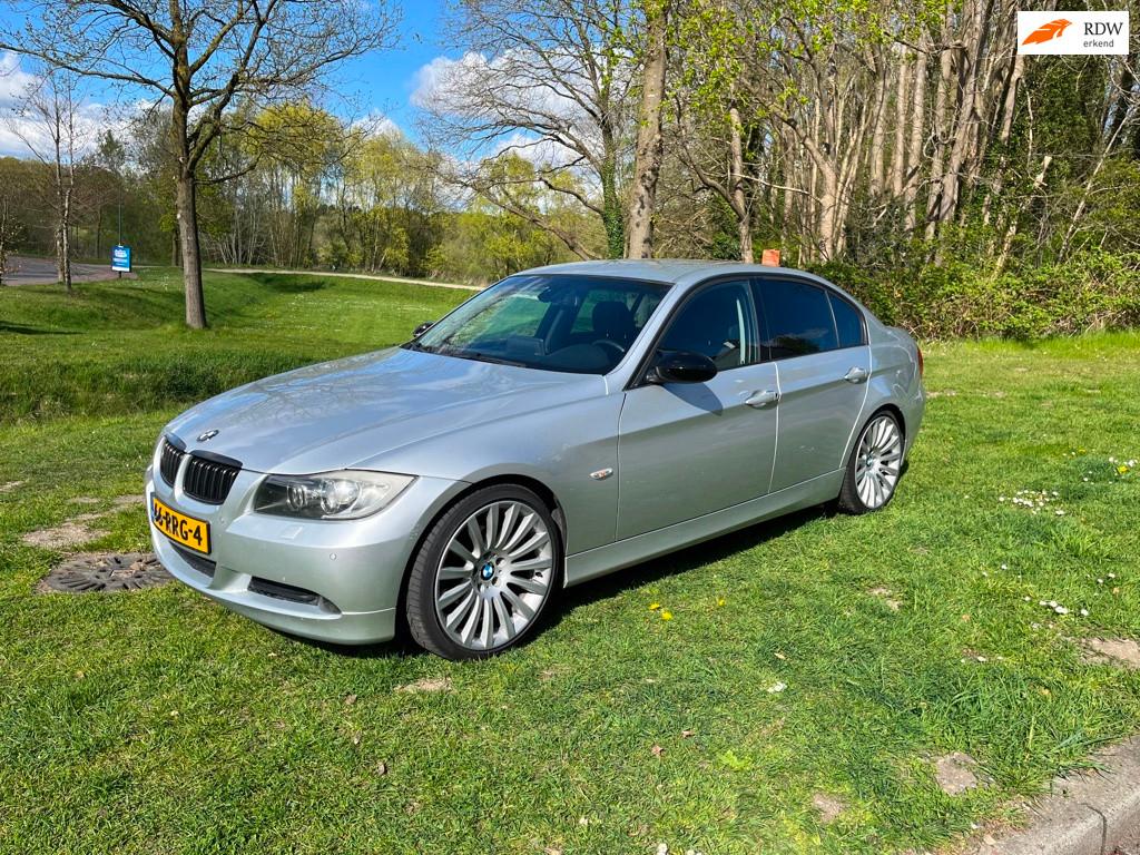 BMW 3-serie 320i executive, Achterwielaandrijving, 1995 cc, 4 cilinders, 150 pk