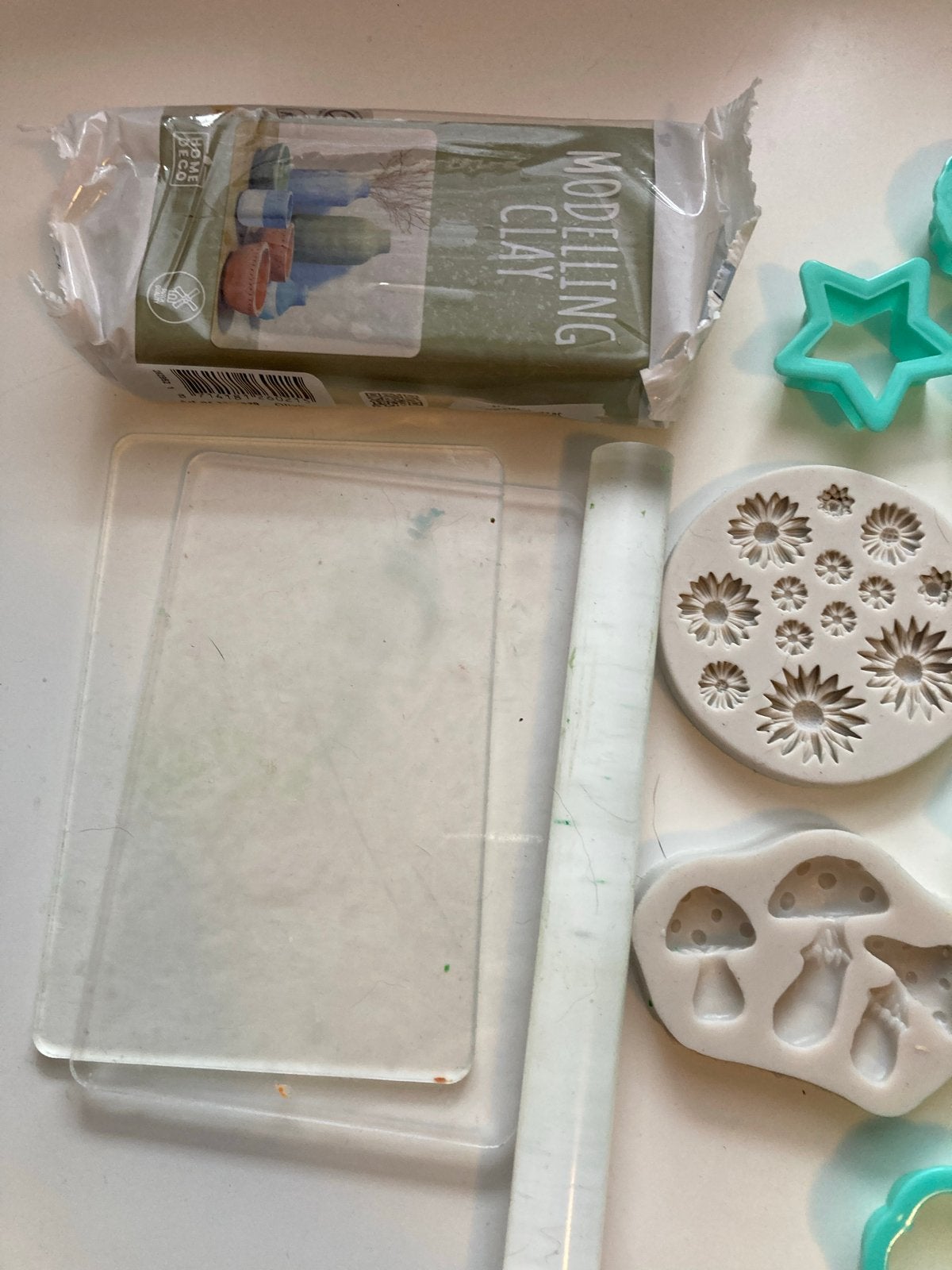 Modelleerklei set met uitstekers en mallen, Meerkleurig, Zo goed als nieuw, Kunststof, Herbruikbaar