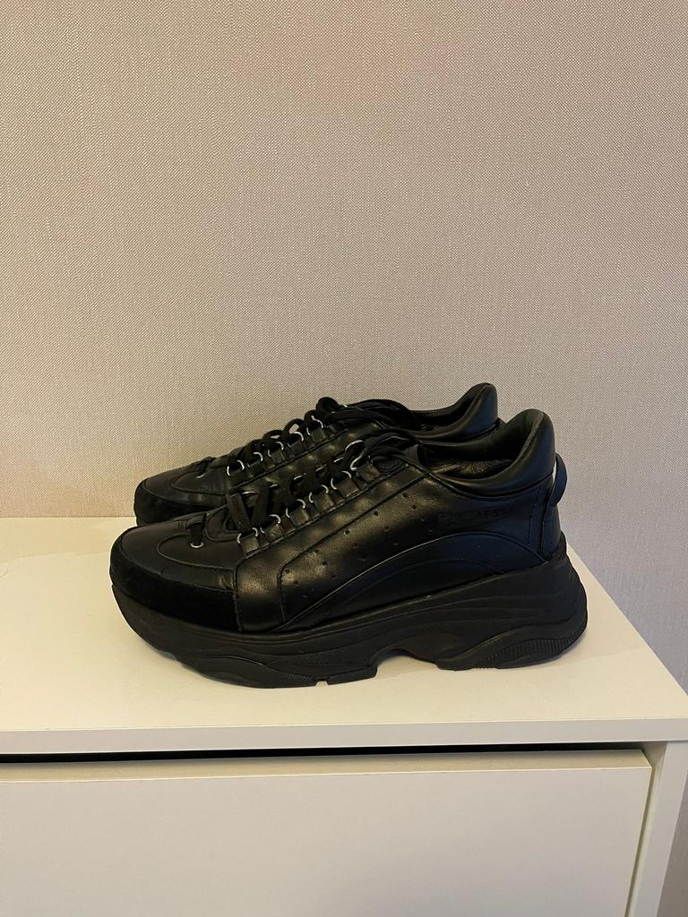 Dsquared2 schoenen maat 42 in zweer goede staat, Zwart, Ophalen of Verzenden, Sneakers of Gympen, Zo goed als nieuw