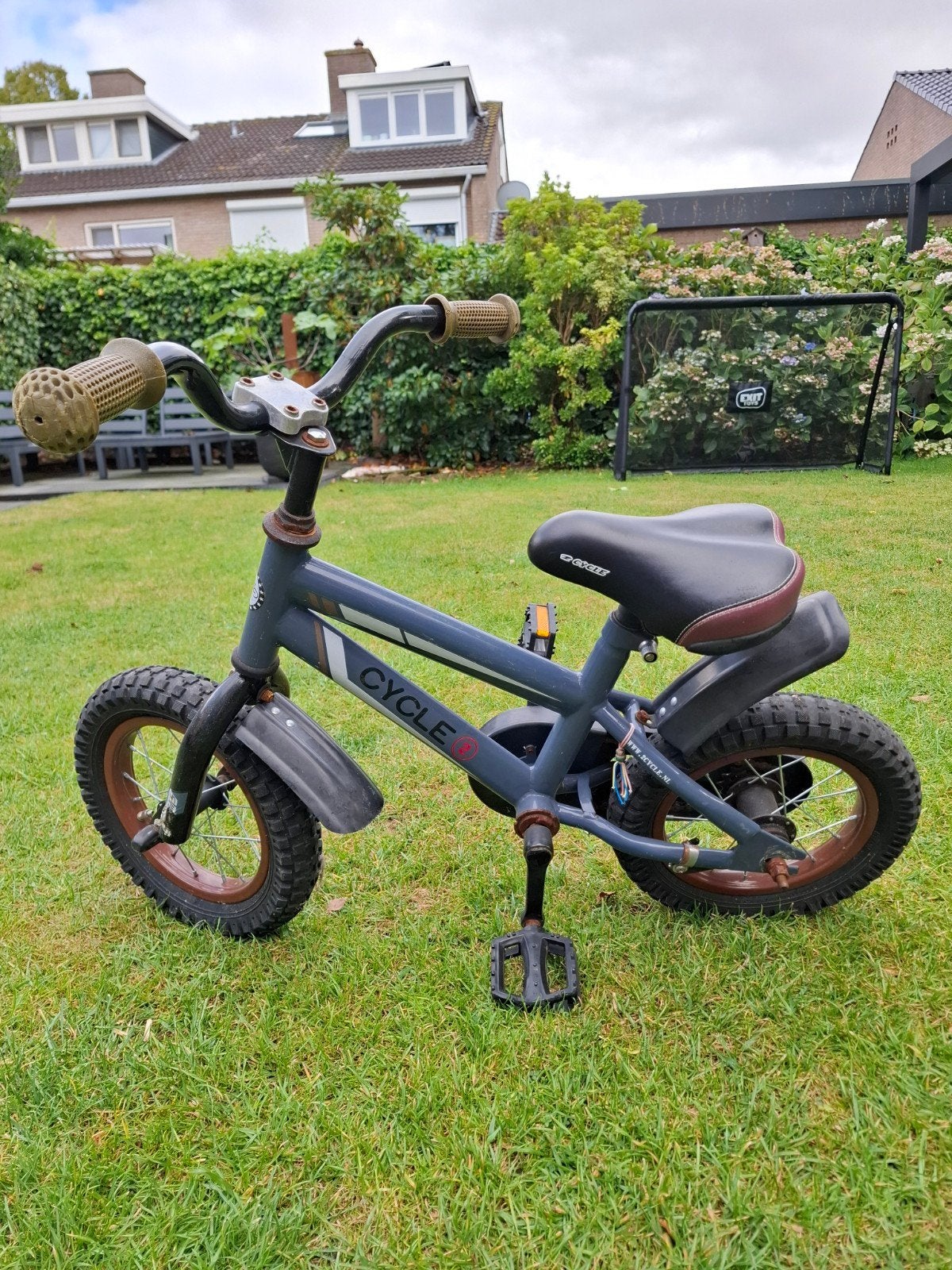 Kinderfiets Cycle, hier en der wat roestig, Ophalen of Verzenden