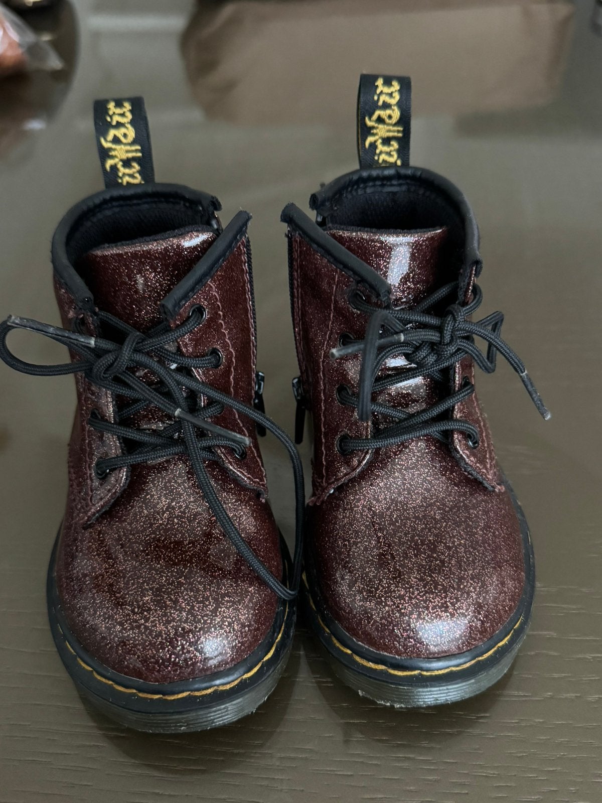 dr martens, Kinderen en Baby's, Kinderkleding | Schoenen en Sokken, Ophalen, Zo goed als nieuw, Meisje, Schoenen