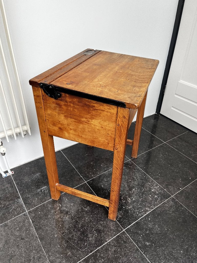 Antiek lessenaartje, Ophalen