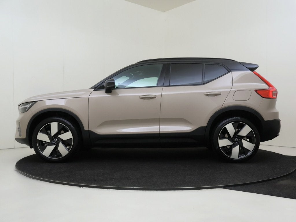 Volvo EX40 Extended Plus 82 kWh | 20 inch | Stoel-/Stuurverw, Auto's, Volvo, 12 maanden, 82 kWh, Beige, 1975 kg