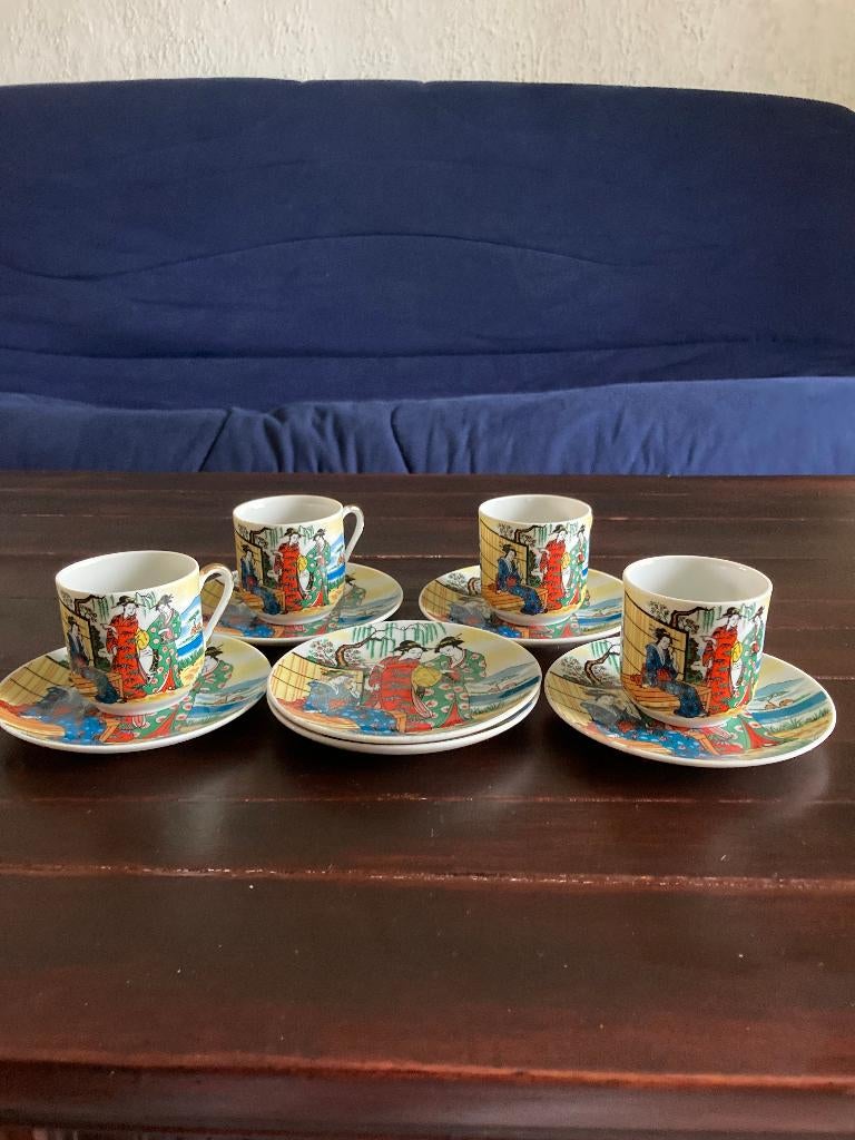 Japan | 4 kop en schotels | handbeschilderd Geisha in bodem, Ophalen of Verzenden