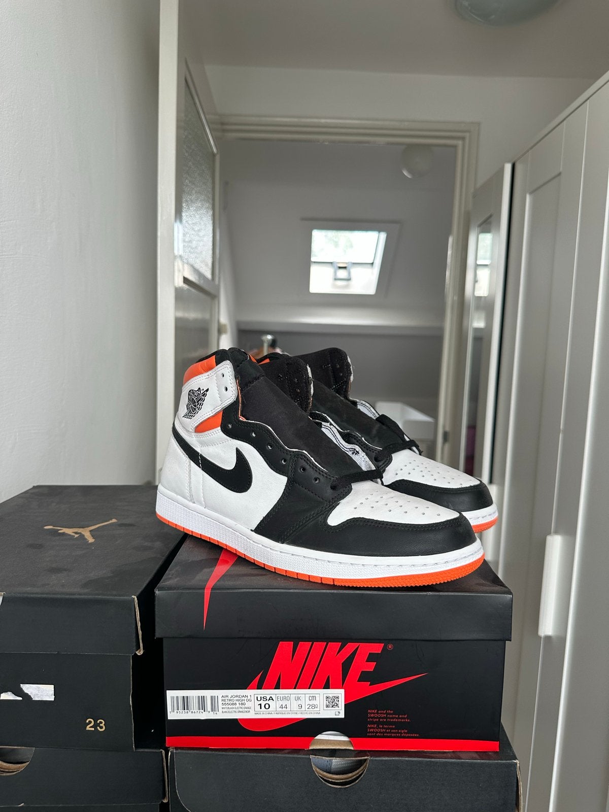Nike Air Jordan 1 Retro High OG Electro Orange, Ophalen of Verzenden, Nieuw, Overige kleuren, Sneakers of Gympen