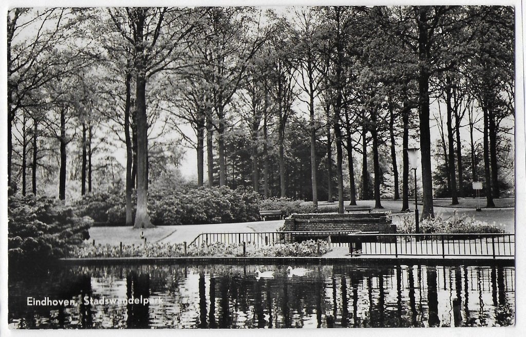Eindhoven stadswandelpark Oude gelopen ansichtkaart - B3572, Ophalen of Verzenden, 1960 tot 1980, Gelopen, Noord-Brabant