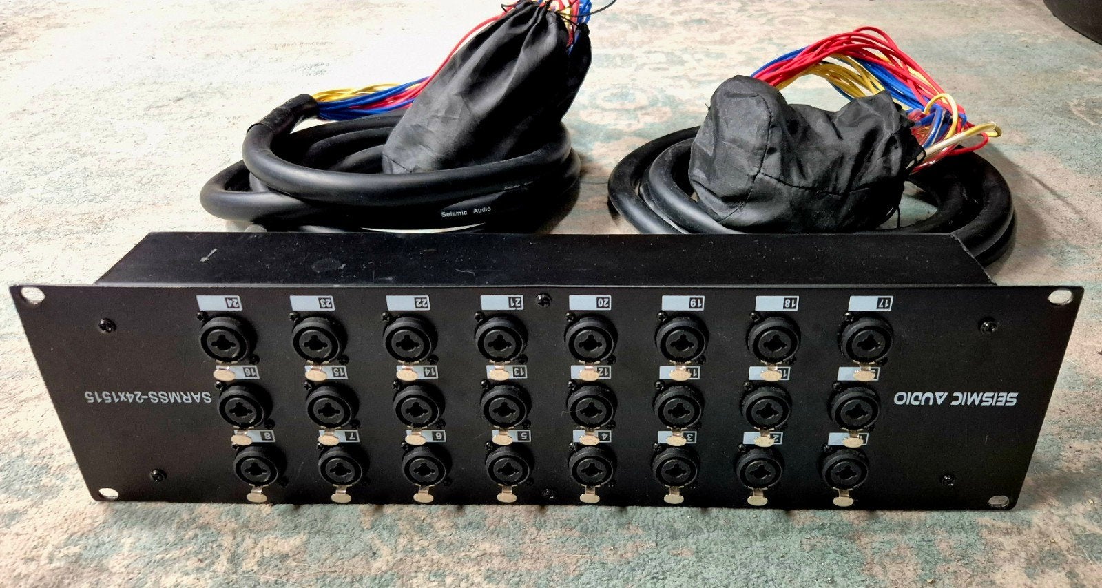 24-kanaals XLR  microfoon-splitter (19 inch), Ophalen of Verzenden, Zo goed als nieuw