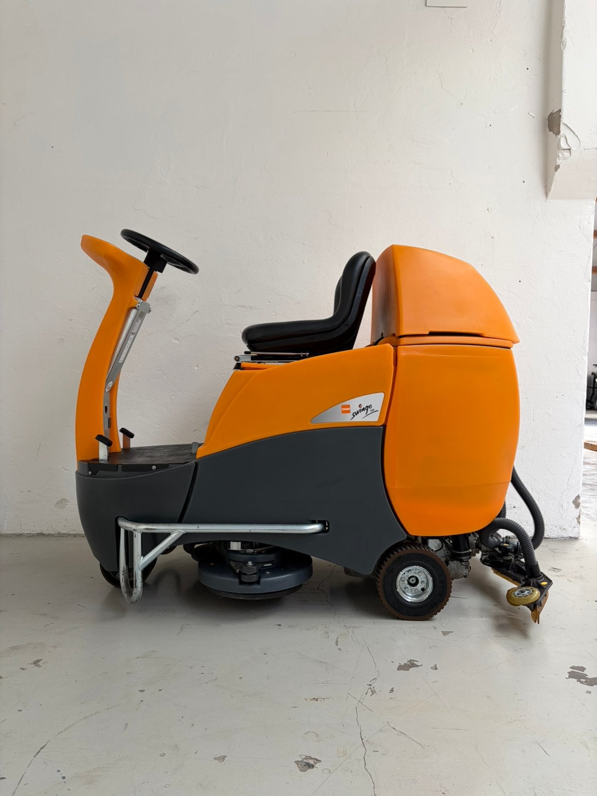 Opzit schrobmachine | Taski 2500 | Nieuw accupakket, Doe-het-zelf en Verbouw, Reinigingsmachines, Ophalen of Verzenden, Gebruikt